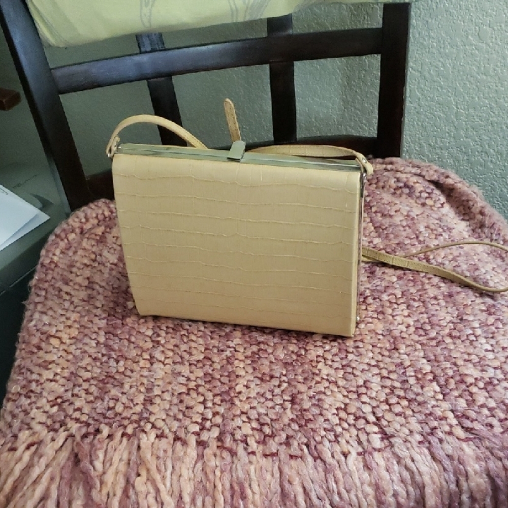 Elegant Tan Crossbody Bag  Alligator Leather